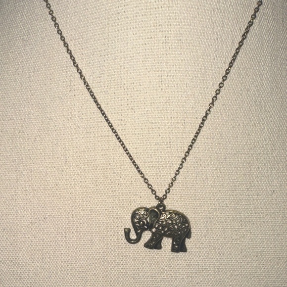 Pomina Elephant Pendant Necklace Gold Tone Filigree  (BR1313/2) - Picture 2 of 6